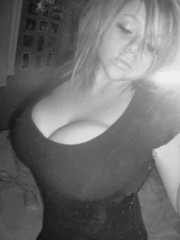 romantic girl looking for men in Halls, Tennessee
